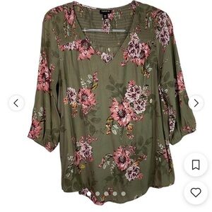 Torrid Green Floral Crepe Smocked 3/4 Sleeve Blouse size 5 (28)